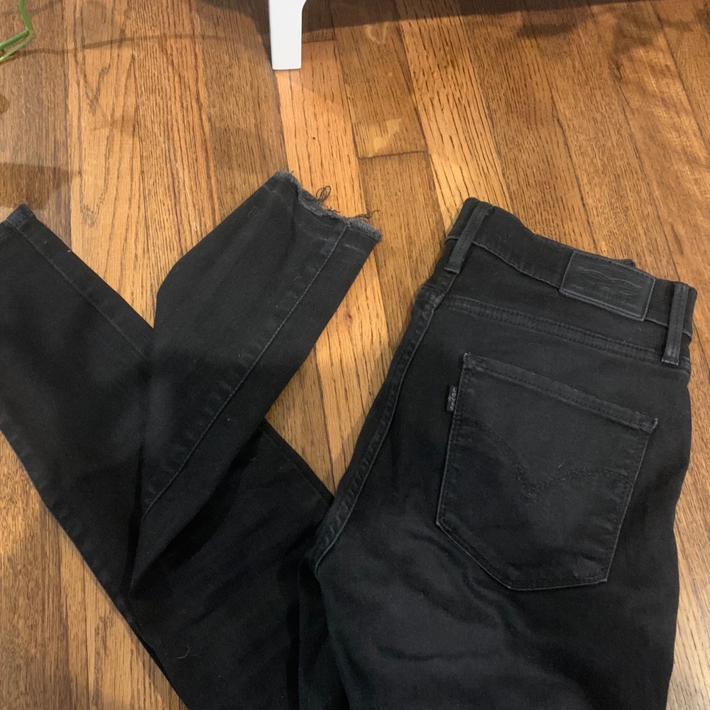 Black skinny Levi’s